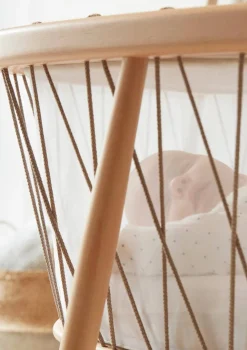 Babywiege 'Kumi' Hazelnut 68 x 40 cm