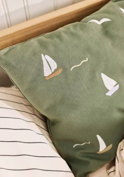 Besticktes Kissen 'Cinna' Sailboats