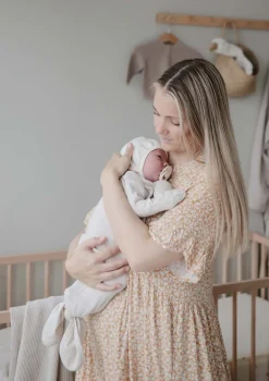 geknotetes Babykleid Beige mélange