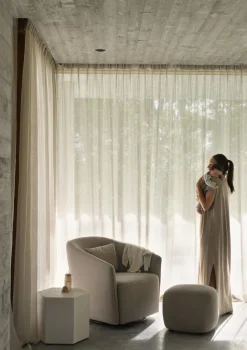 Hocker 'Gomi' Mohair Latte