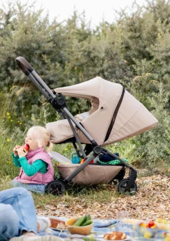 Neugeborenen-Aufsatz 'Nest to Seat' für 'Aer2' Forest Green