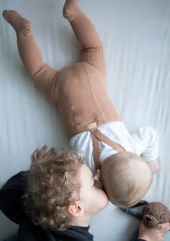 Strumpfhose mit Trägern mit Fuß light brown