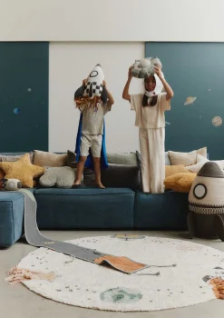 Teppich mit Weltraum-Motiven 'Interstellar Journey' waschbar Ø 140 cm