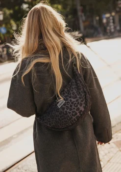 Umhängetasche 'Puffy Adult Fanny Pack' Antra Leopard