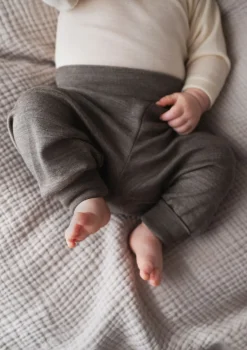 Wolle/Seide Baby-Hose hellgrau melange